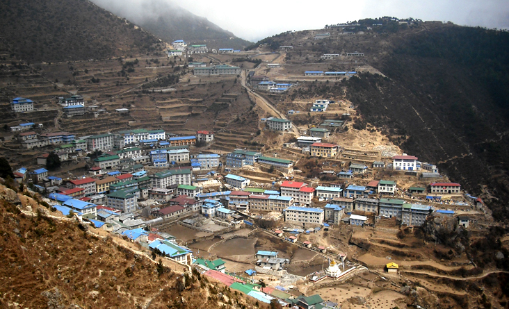 Classic Everest Base Camp Trek Guide & Porter: Cost, Roles & Tips